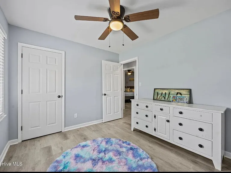 100 Leslie Ln — Photo 12