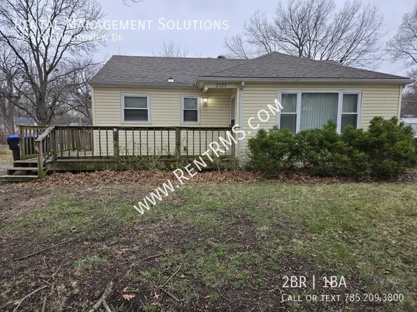 2325 SW Moundview Dr, Topeka, KS 66614