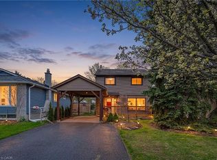 56 Angela Cres, Cambridge, ON N1S 4B6