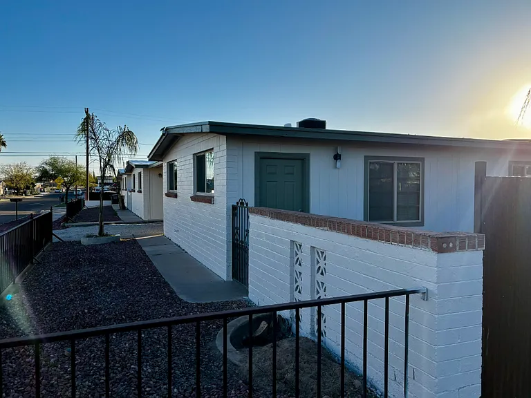 2300 S 7th Ave #2300 — Photo 9