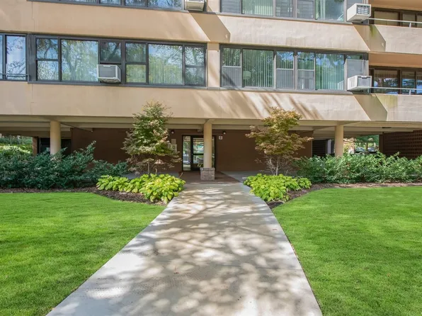 9-20 166 Street #2A, Beechhurst, NY 11357