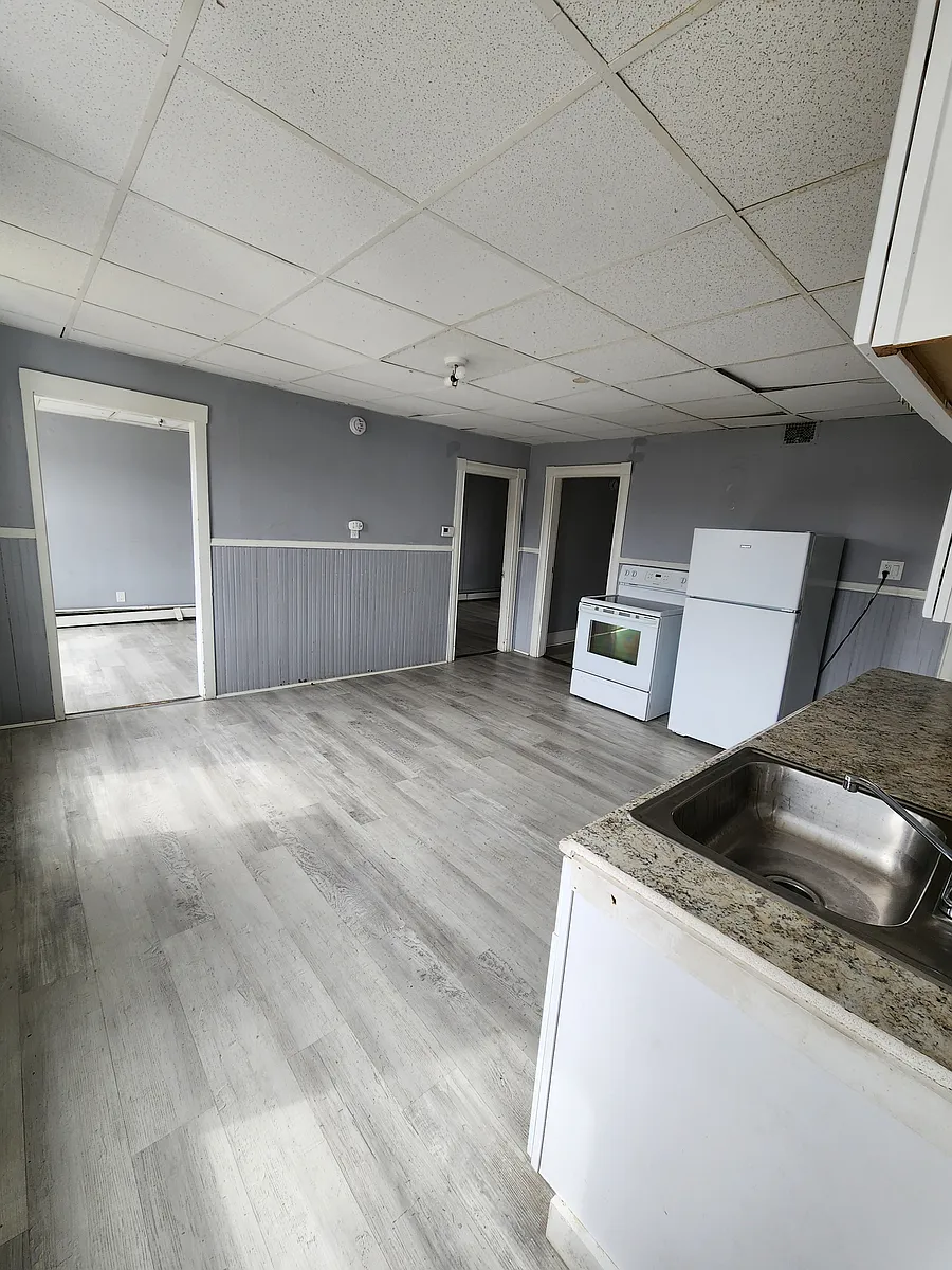 Building Photo - 104 Knox St #5