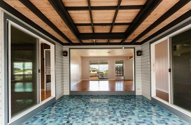 2nd image of 824 Hoomalu St