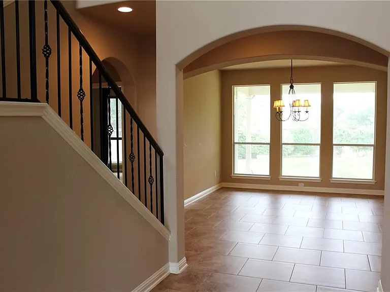 19500 Sangremon Way — Photo 6