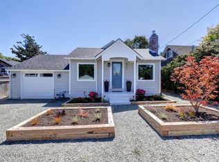 811 17th Ave, Seaside, OR 97138