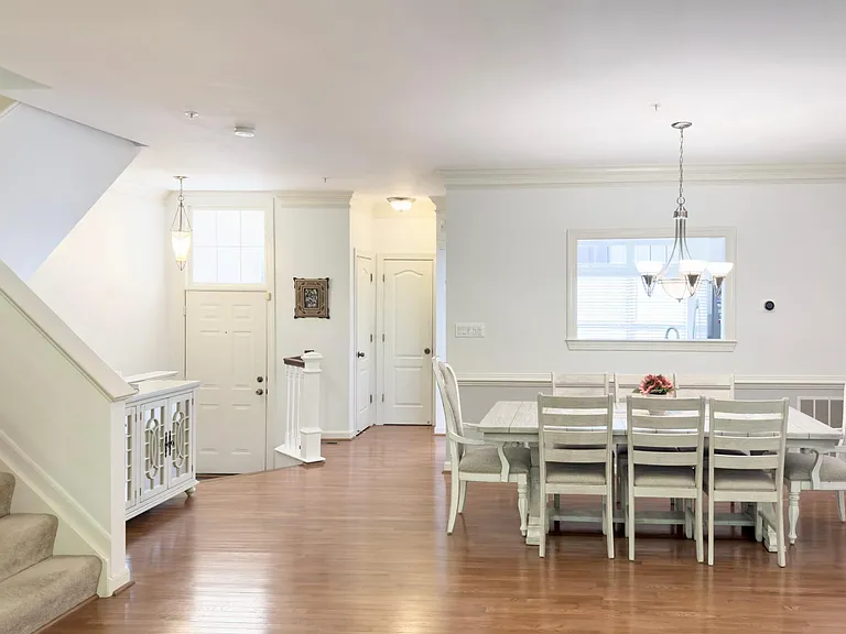 2029 Ashleigh Woods Ct — Photo 9