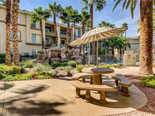 7119 S Durango Dr Unit 303, Las Vegas, NV 89113