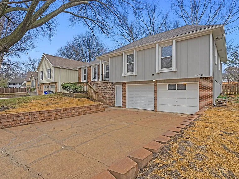 14501 S Village Dr — Photo 30