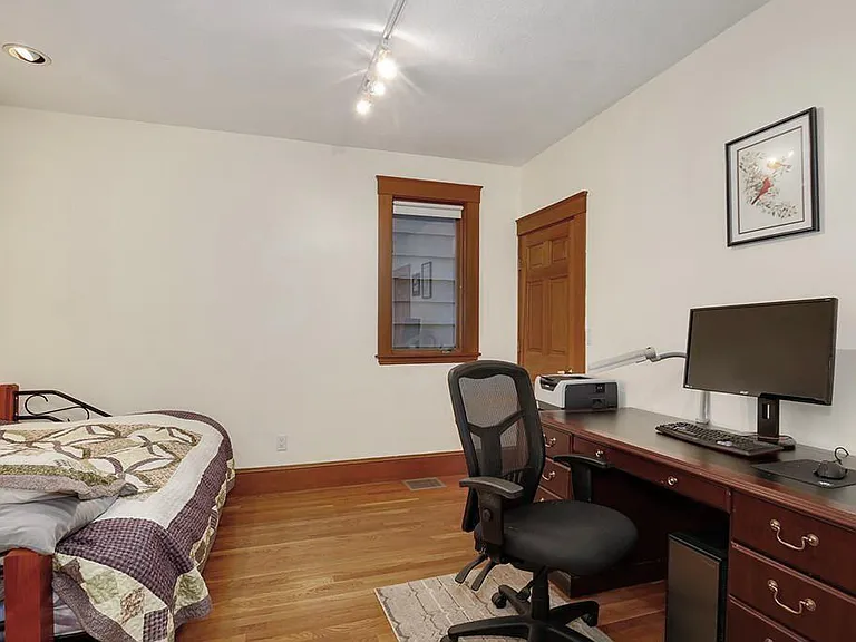 112 Kinnaird St #112 — Photo 7