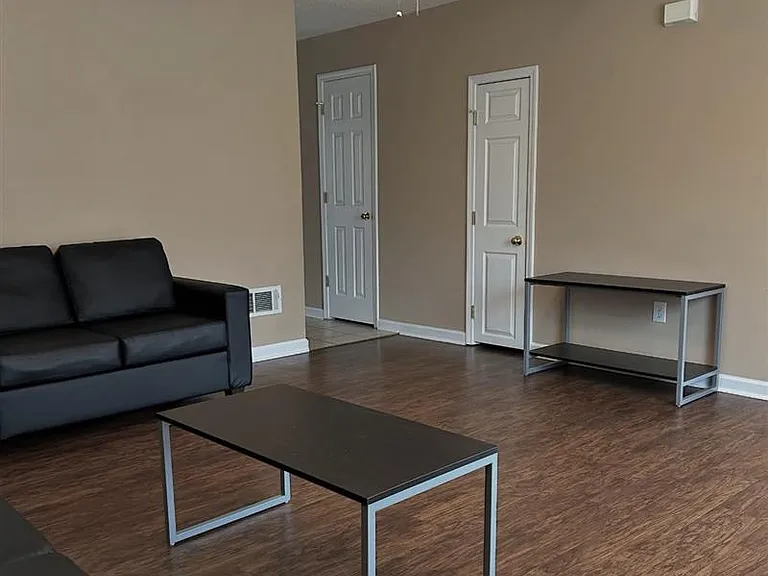 406 S Wilkinson St — Photo 1
