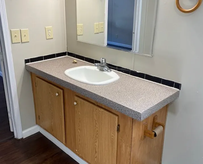13 Bath Pic 3