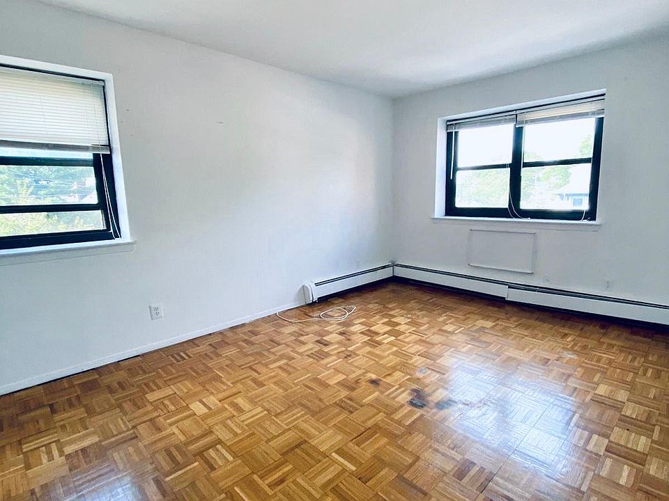1st image of 429 Westchester Ave #4B