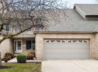 126 McLaren Dr S, Sycamore, IL 60178