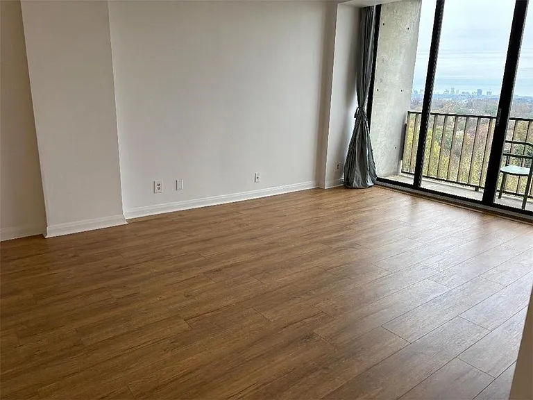 145 15th St NE #1007 — Photo 9