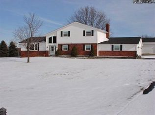 11515 Peach Tree Dr, Chesterland, OH 44026