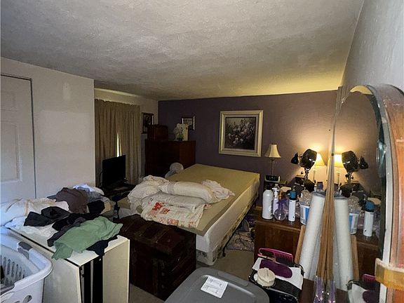 4th image of 742 Glen Eden Rd