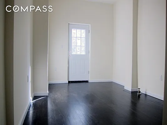 Rented by Compass | media 61