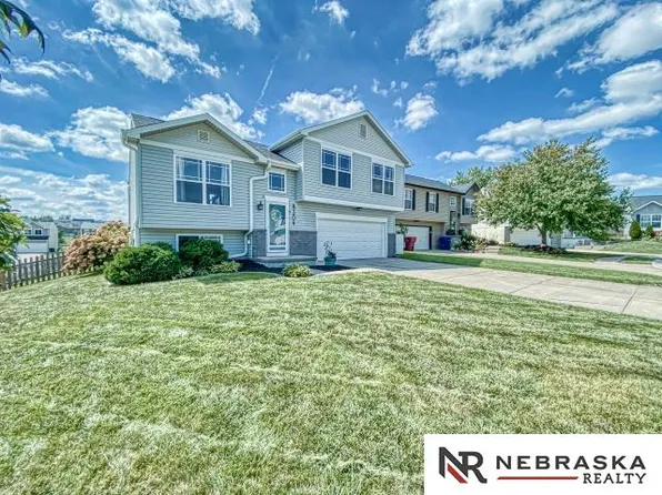 8204 N 154th Cir, Bennington, NE 68007