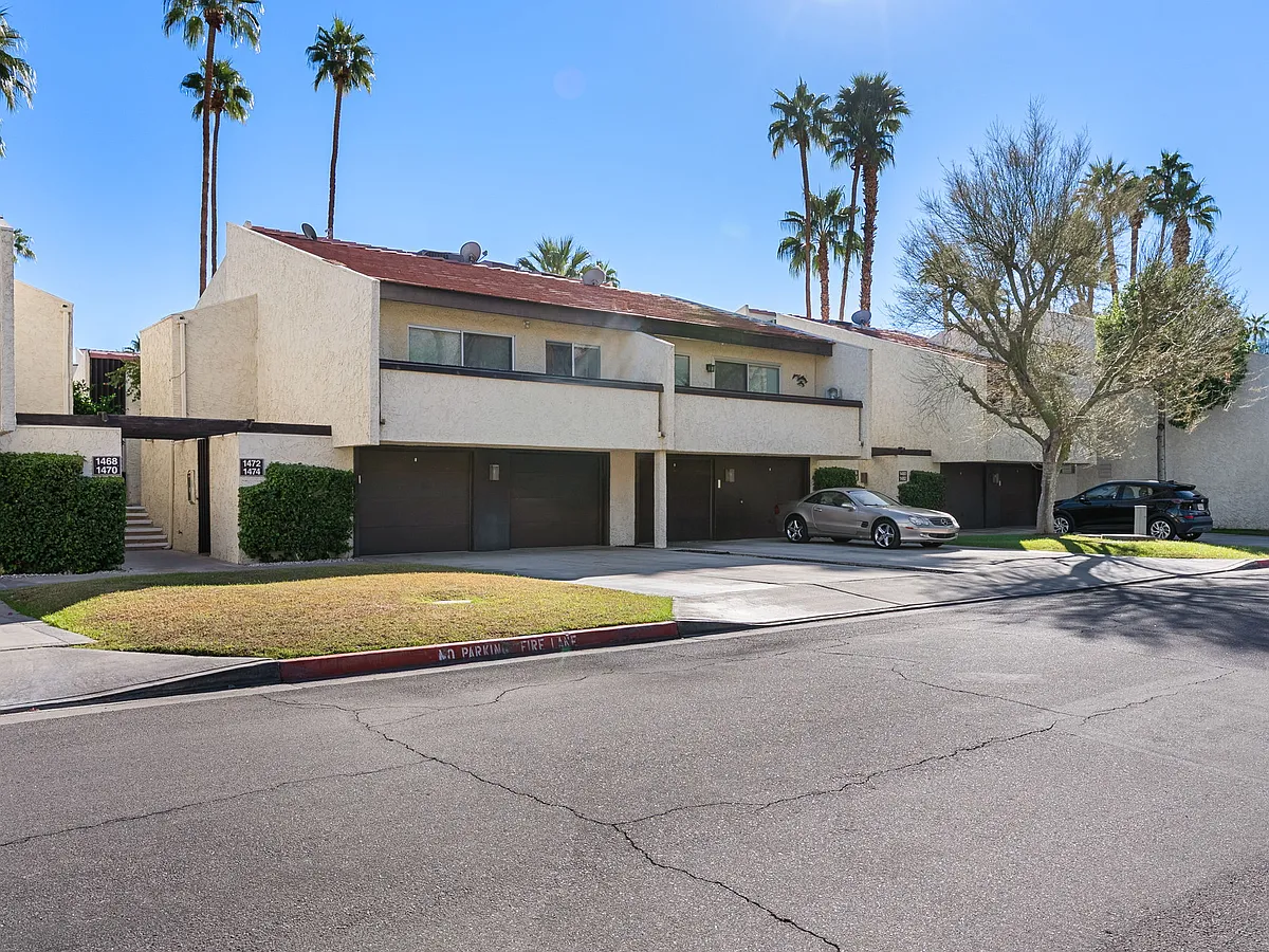 Building Photo - 1472 S Camino Real
