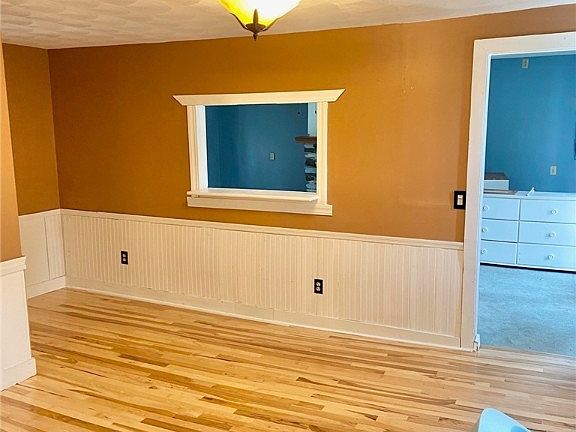 4th image of 4923 Reservoir Rd