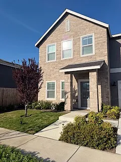 1752 N Sophia St photo 1