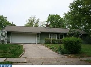 50 Friendly Ln, Levittown, PA