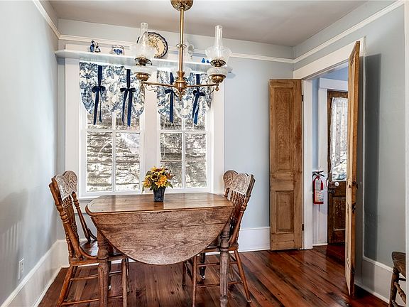 5th image of 174 Spring St