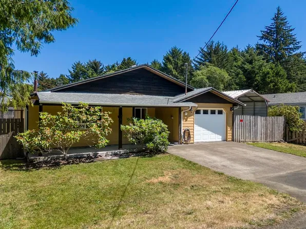 1325 S Crestline Dr, Waldport, OR 97394