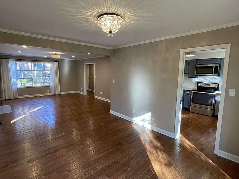 1515 E Franklin St #B-27 — Photo 14