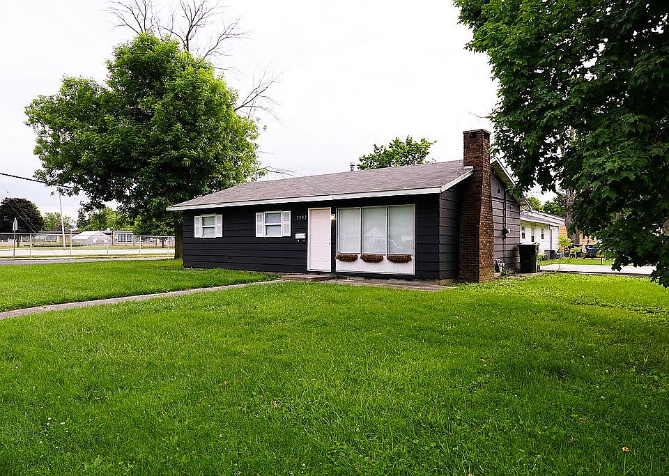 1st image of 1102 Lorraine St