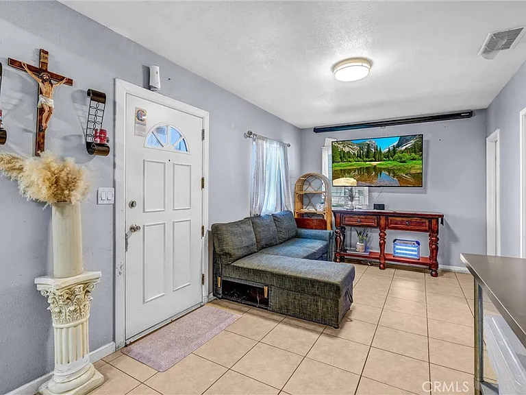 10515 S Firmona — Photo 3
