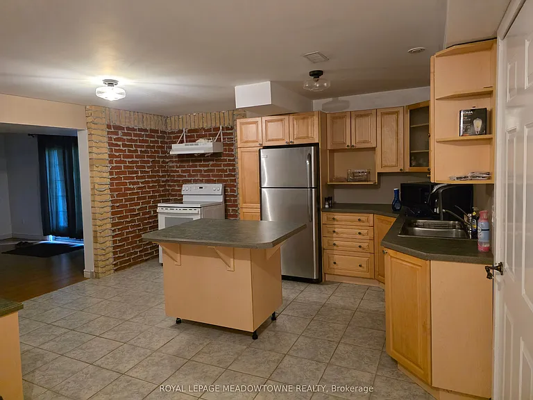 13727 Creditview Rd — Photo 20