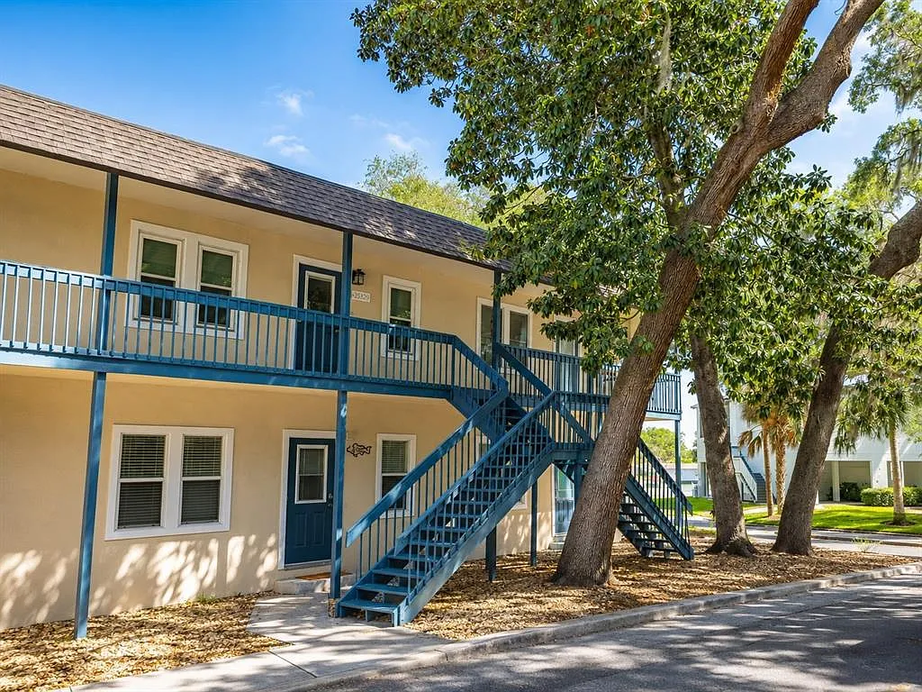 2 bed, 2.0 bath, 1060 sqft, $3,300 — Photo 1