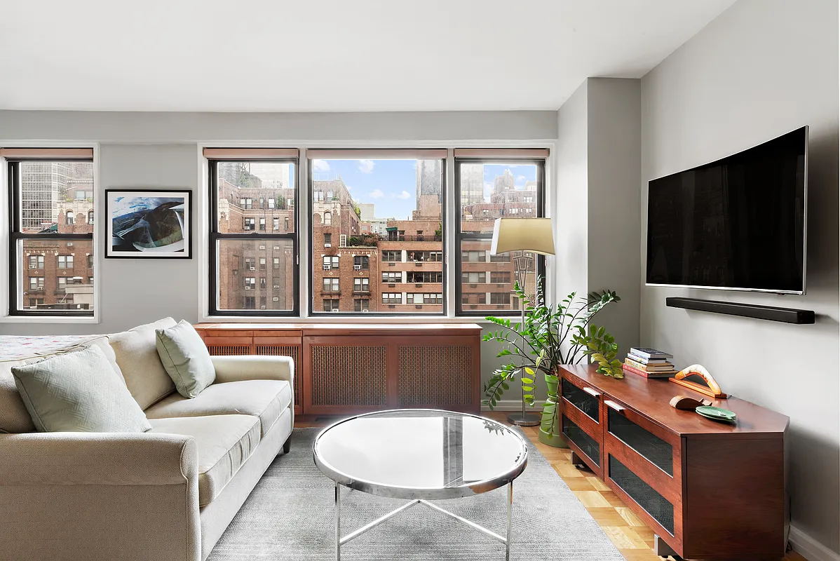 345 East 52nd St Unit 9B  