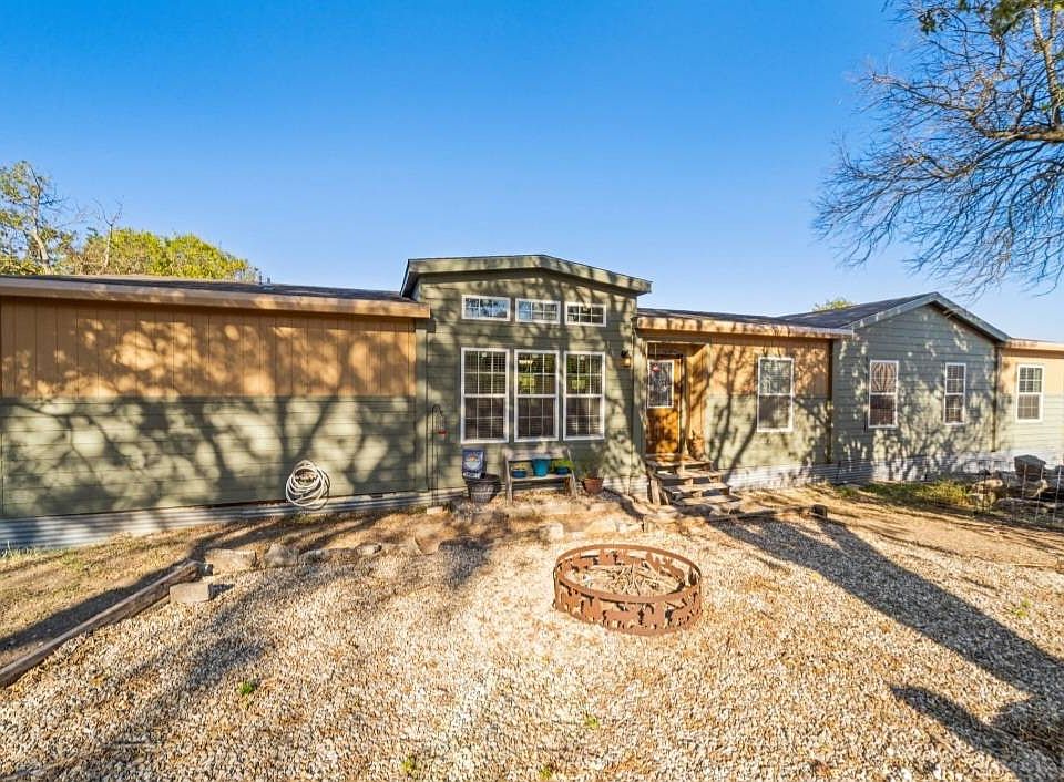 1st image of 320 Peterson Dr