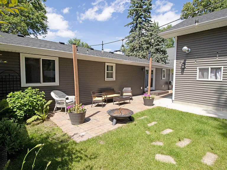 3935 Donnelly Dr NW — Photo 7