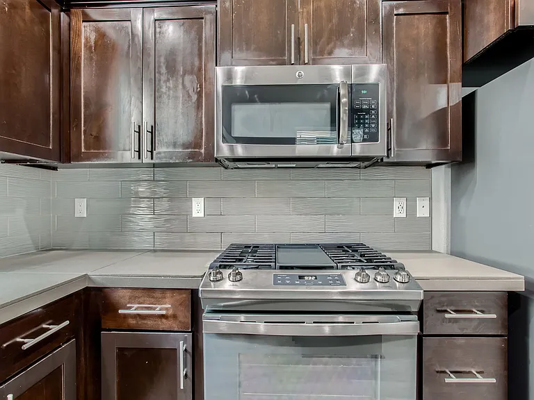 14060 SW Compass Dr — Photo 12