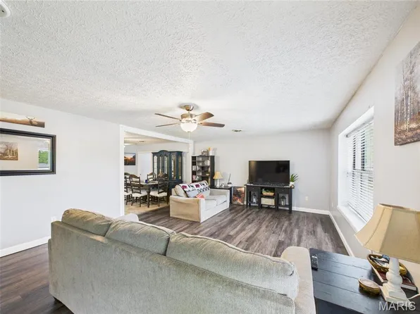 14469 Tailor Rd, Saint Robert, MO 65584