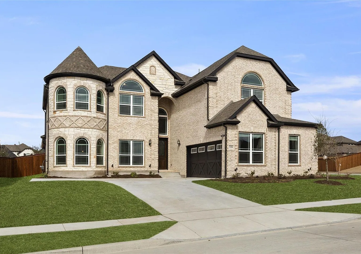 Luxury Castle-Style Home on Oversized Corner Lot — Photo 2