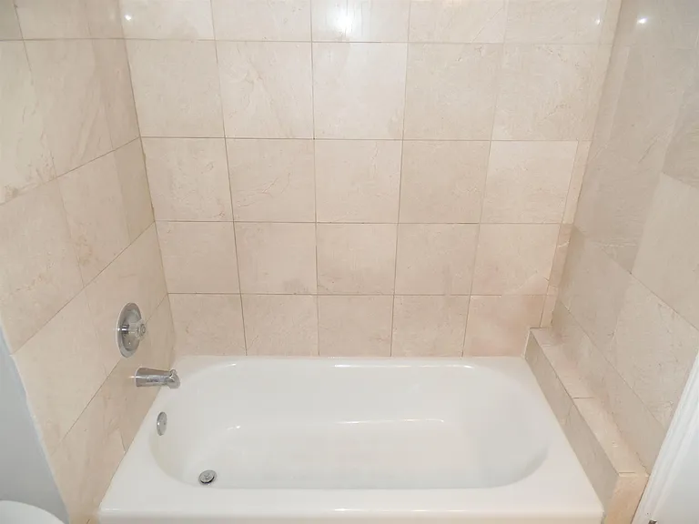 2881 N Oakland Forest Dr #112 — Photo 13