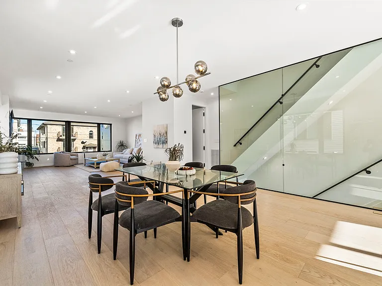 222 Washington Pl — Photo 41