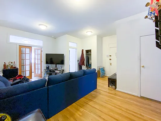 Rented by City Connections Realty | media 4