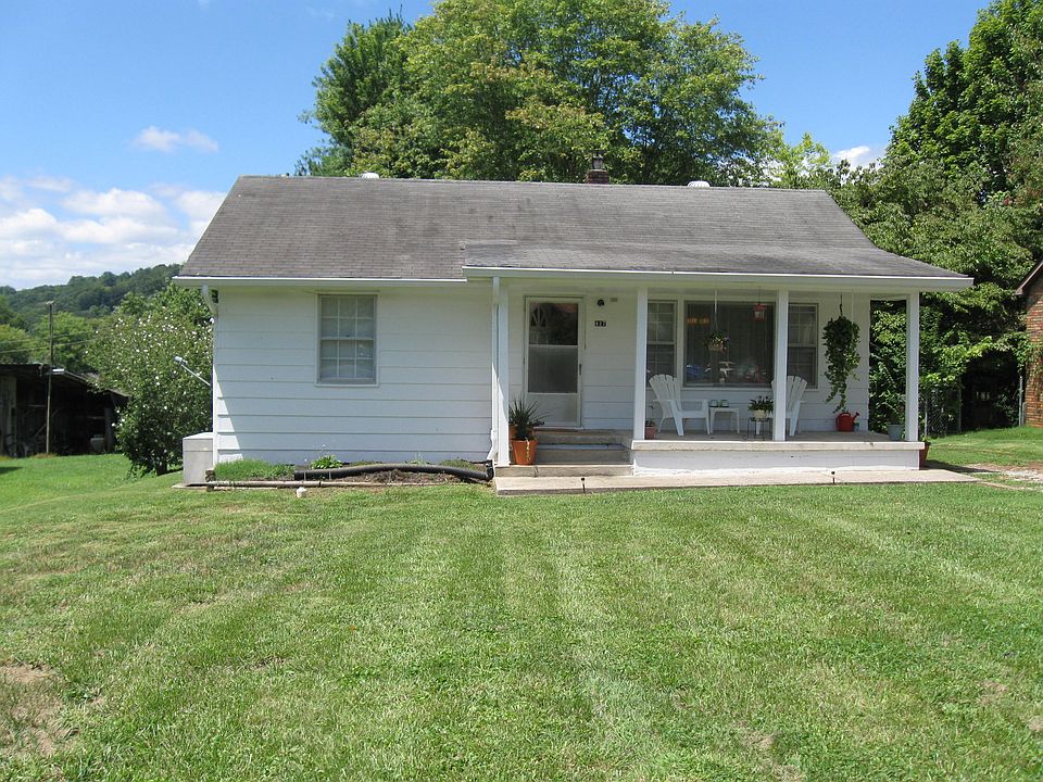 1st image of 427 W Race St