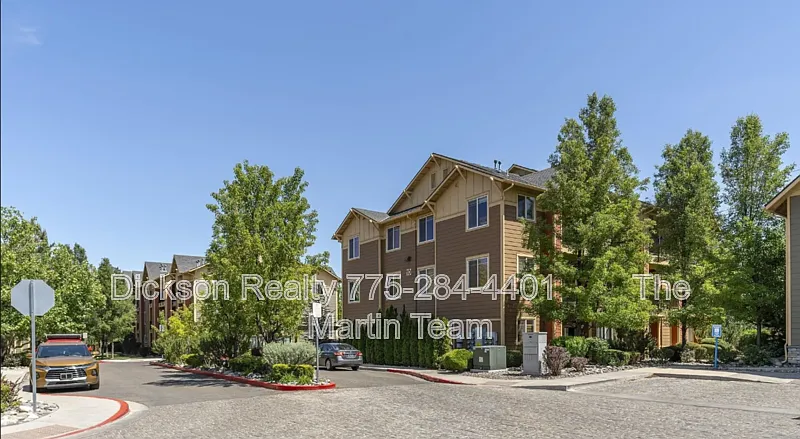 1 bed, 1.0 bath, 803 sqft, $1,650 — Photo 2