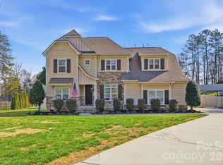 135 Lakeshore Hills Dr, Mooresville, NC 28117