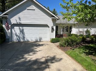33992 Sunflower Ln, North Ridgeville, OH 44039