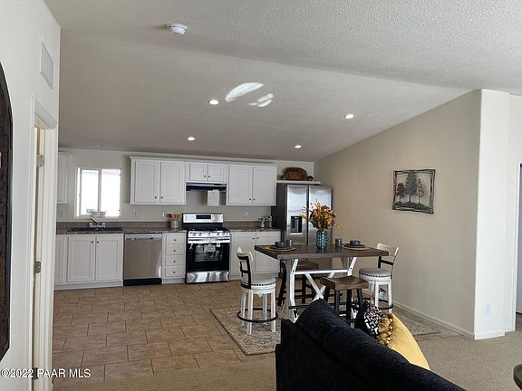 3rd image of 1305 W Adams Ave #60