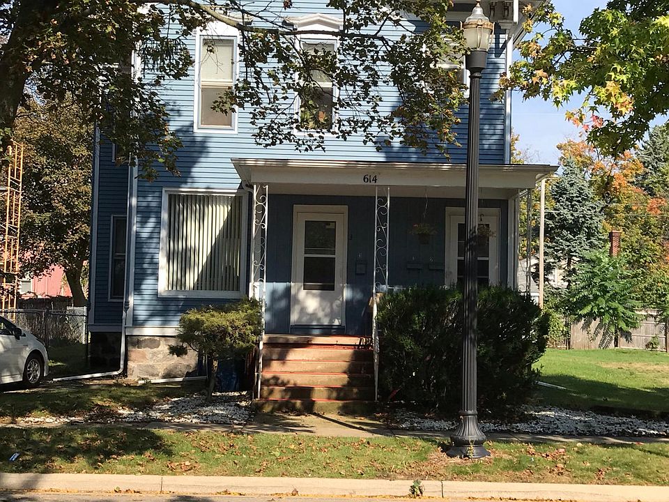 2nd image of 614 W Lovell St APT 3