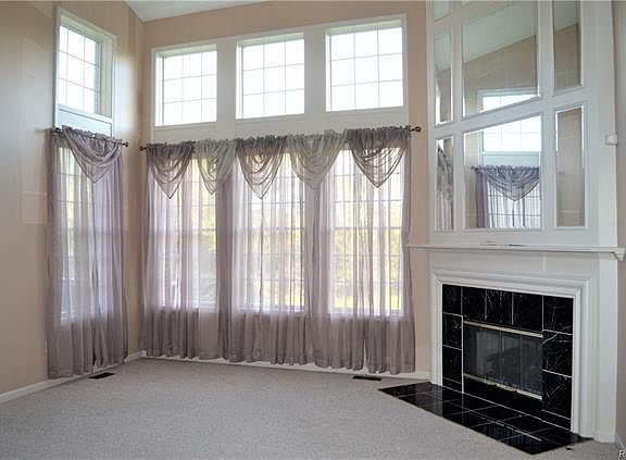 5th image of 49340 Stanton Ct