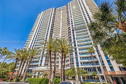21205 Yacht Club Dr Photo 1